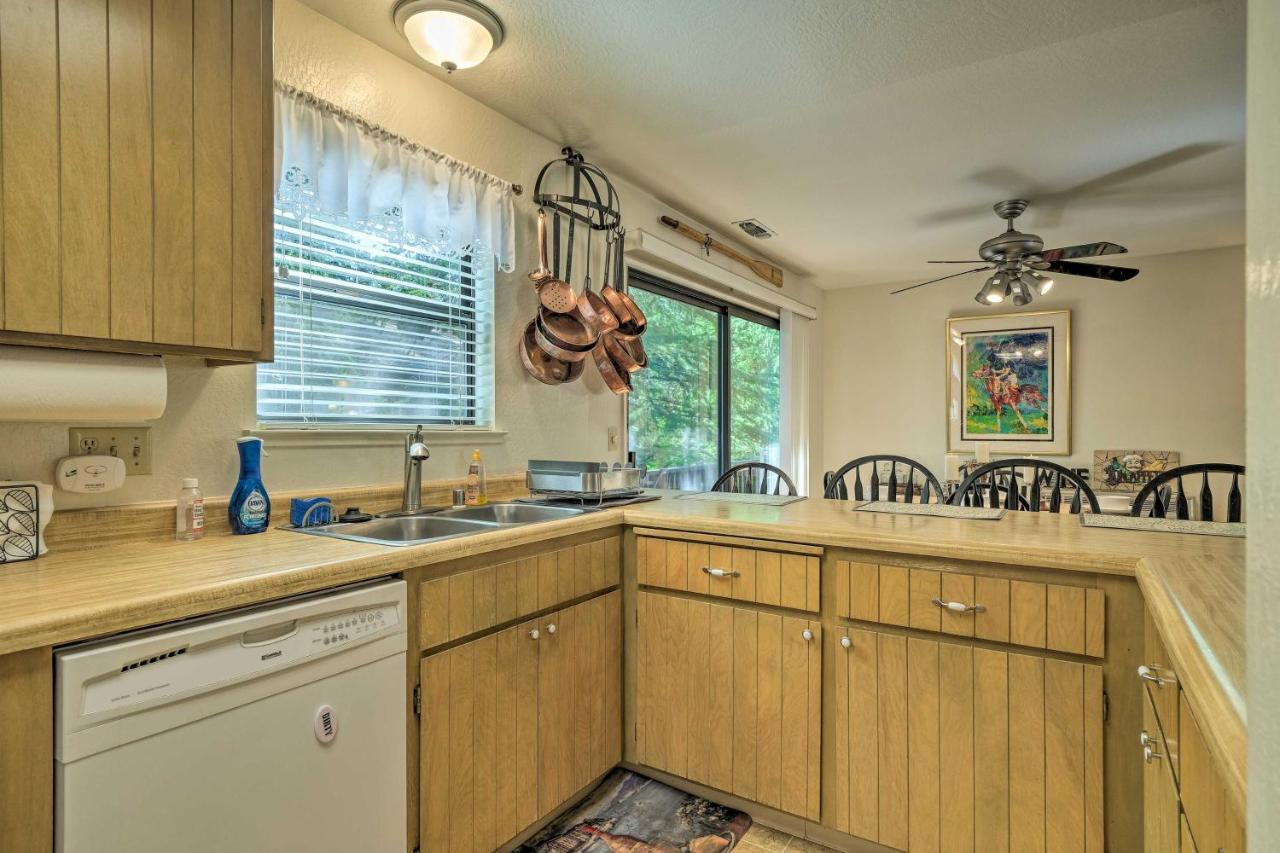 Pine Mountain Lake Haven With Spacious Deck! Гроувланд Екстериор снимка